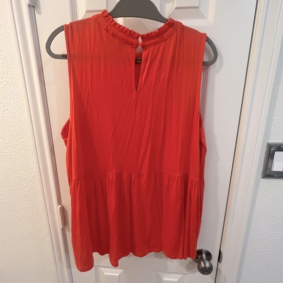 Cable and Gauge eyelet sleeveless top- never worn! - Picture 3 of 6
